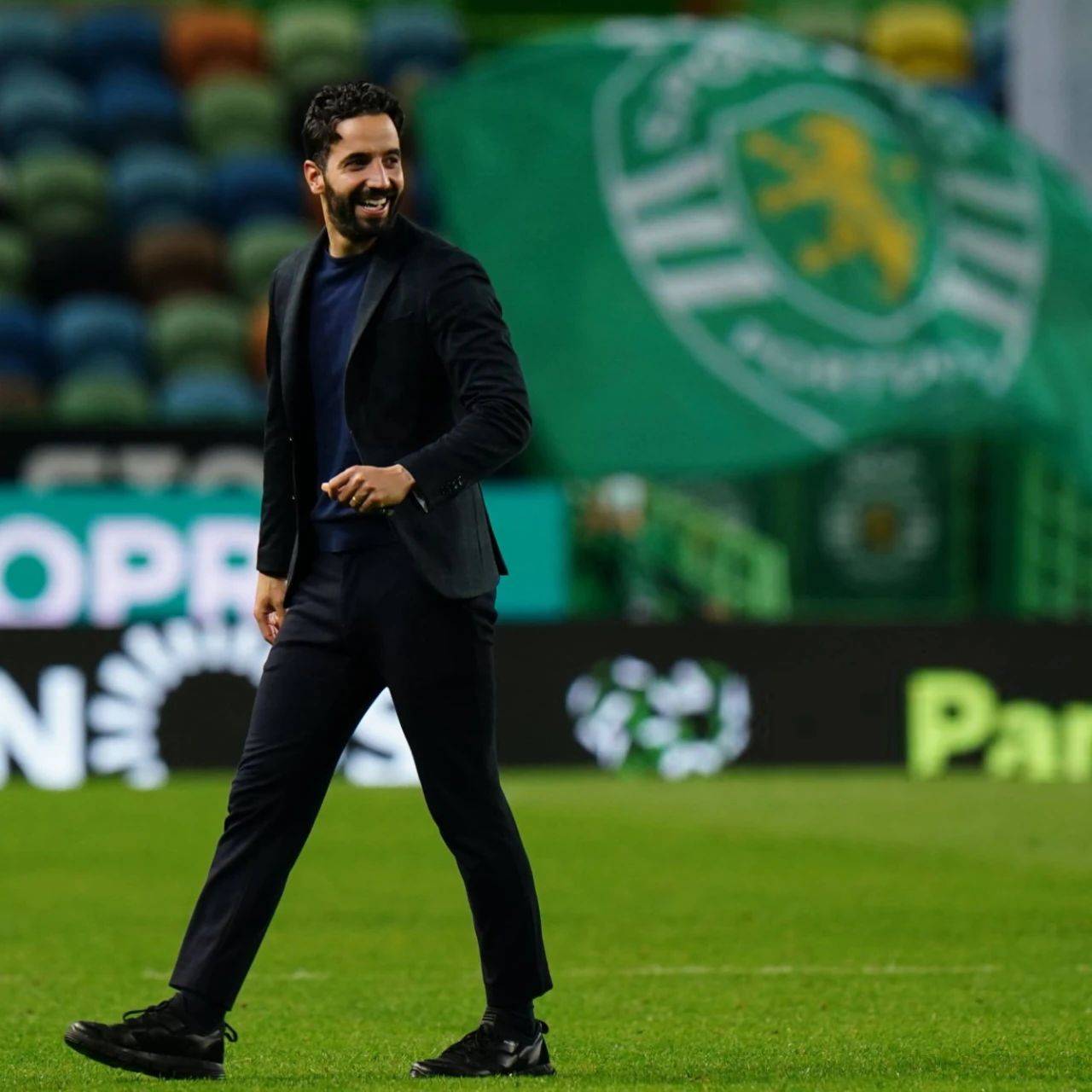 沙尔克宣布与主教练解约,寻找新帅接任的简单介绍 沙尔克宣布与主教练解约,寻找新帅接任的简单介绍