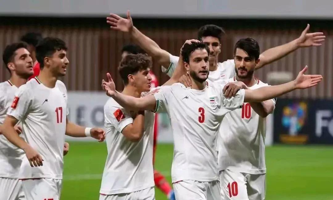 日本球队在比赛中打出精彩表现! 日本球队在比赛中打出精彩表现!