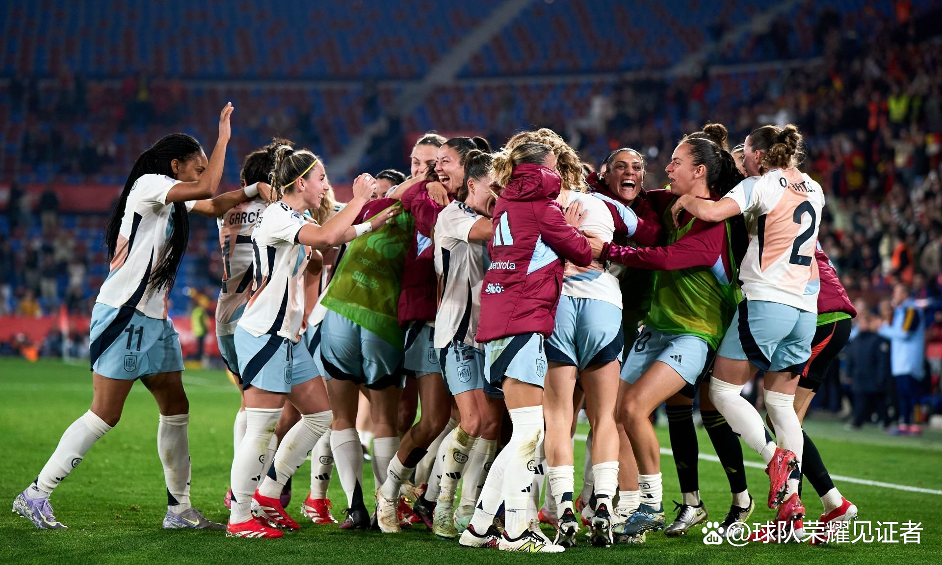 包含西班牙女足球员受伤在座位休养,或将缺席比赛的词条 包含西班牙女足球员受伤在座位休养,或将缺席比赛的词条