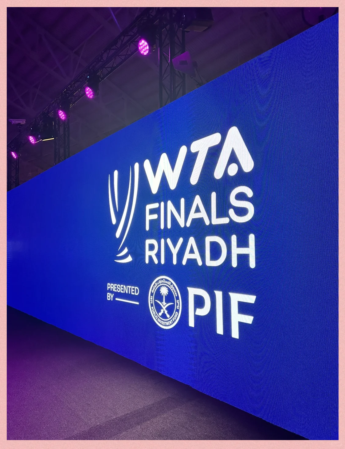 关于足球巨星对决精彩绝伦:全场观众热情高涨的信息 关于足球巨星对决精彩绝伦:全场观众热情高涨的信息