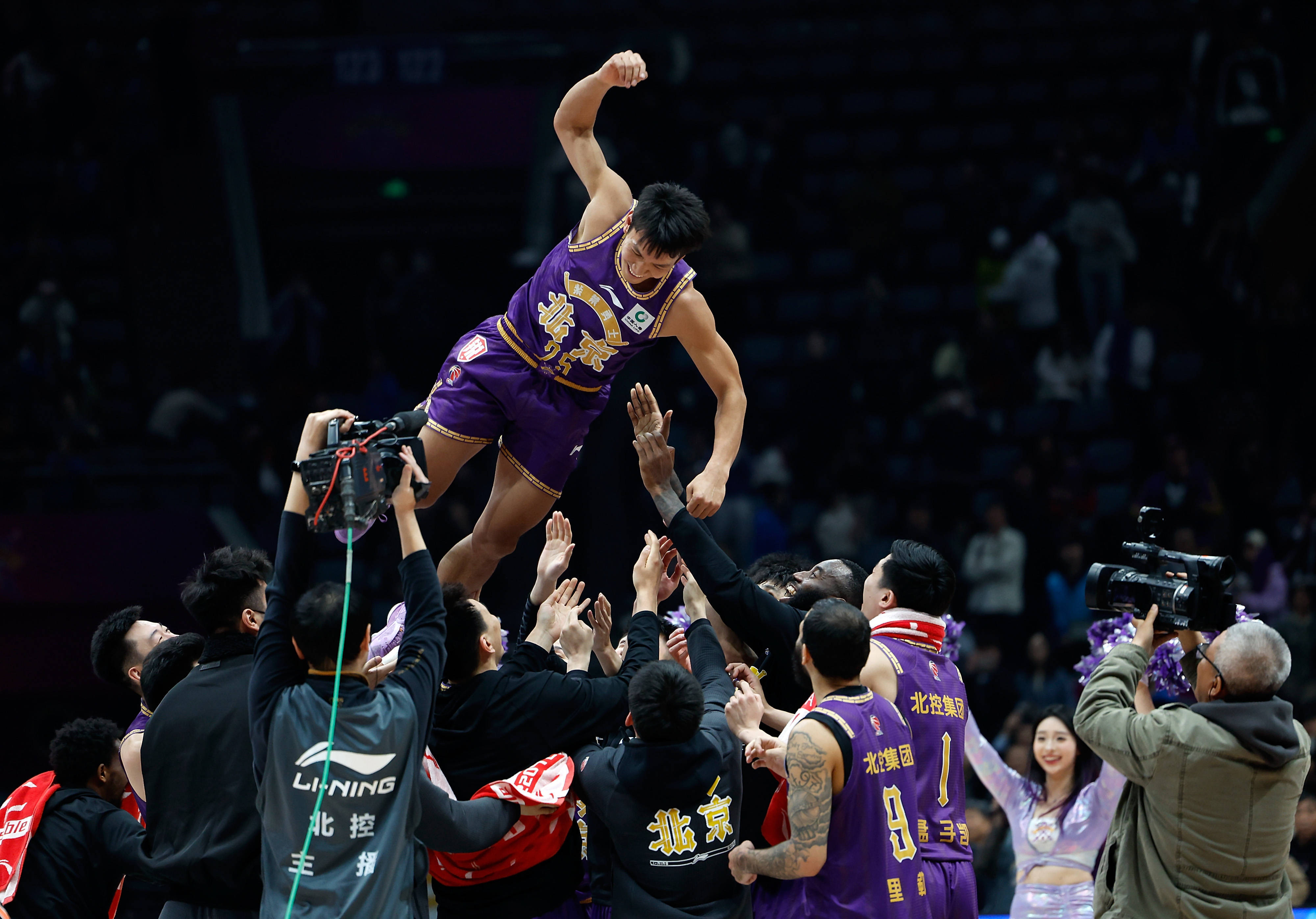 新赛季的CBA联赛拉开帷幕,迎来了一场激烈的对决的简单介绍 新赛季的CBA联赛拉开帷幕,迎来了一场激烈的对决的简单介绍