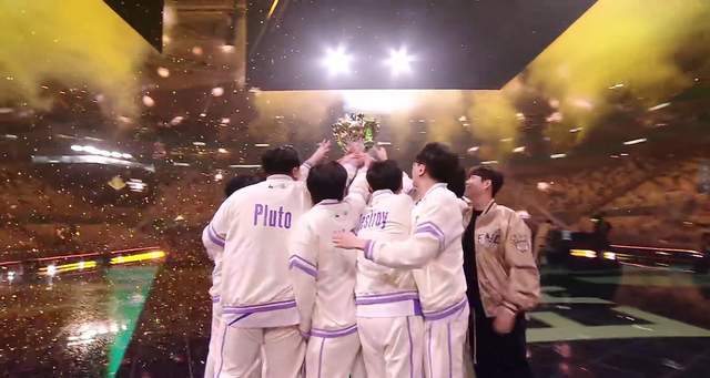 包含历史对决再度上演,双方均有能力夺冠的词条 包含历史对决再度上演,双方均有能力夺冠的词条