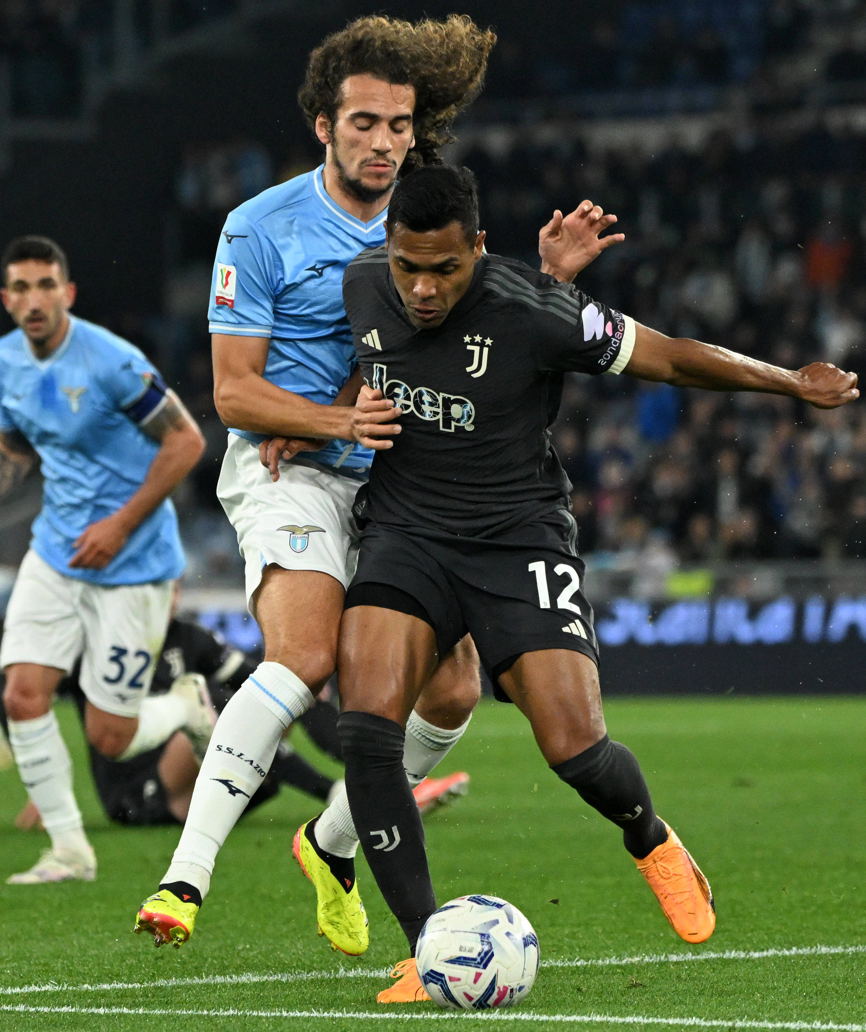 尤文图斯客场取胜,保持不败纪录 尤文图斯客场取胜,保持不败纪录