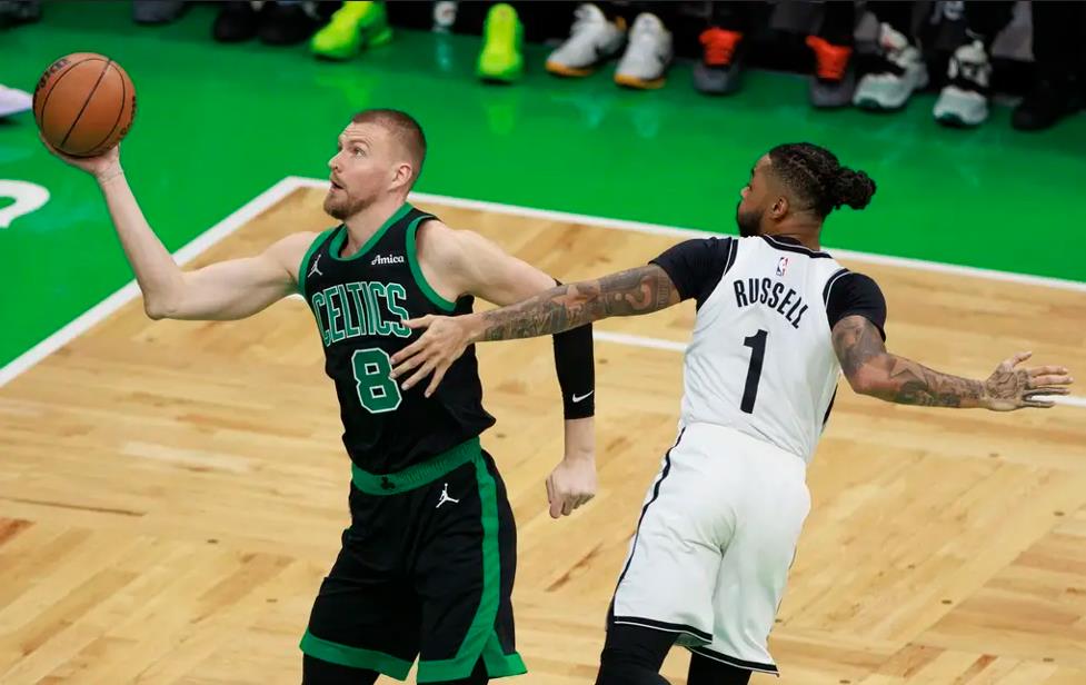 凯尔特人全队出勤,战胜活塞 凯尔特人全队出勤,战胜活塞