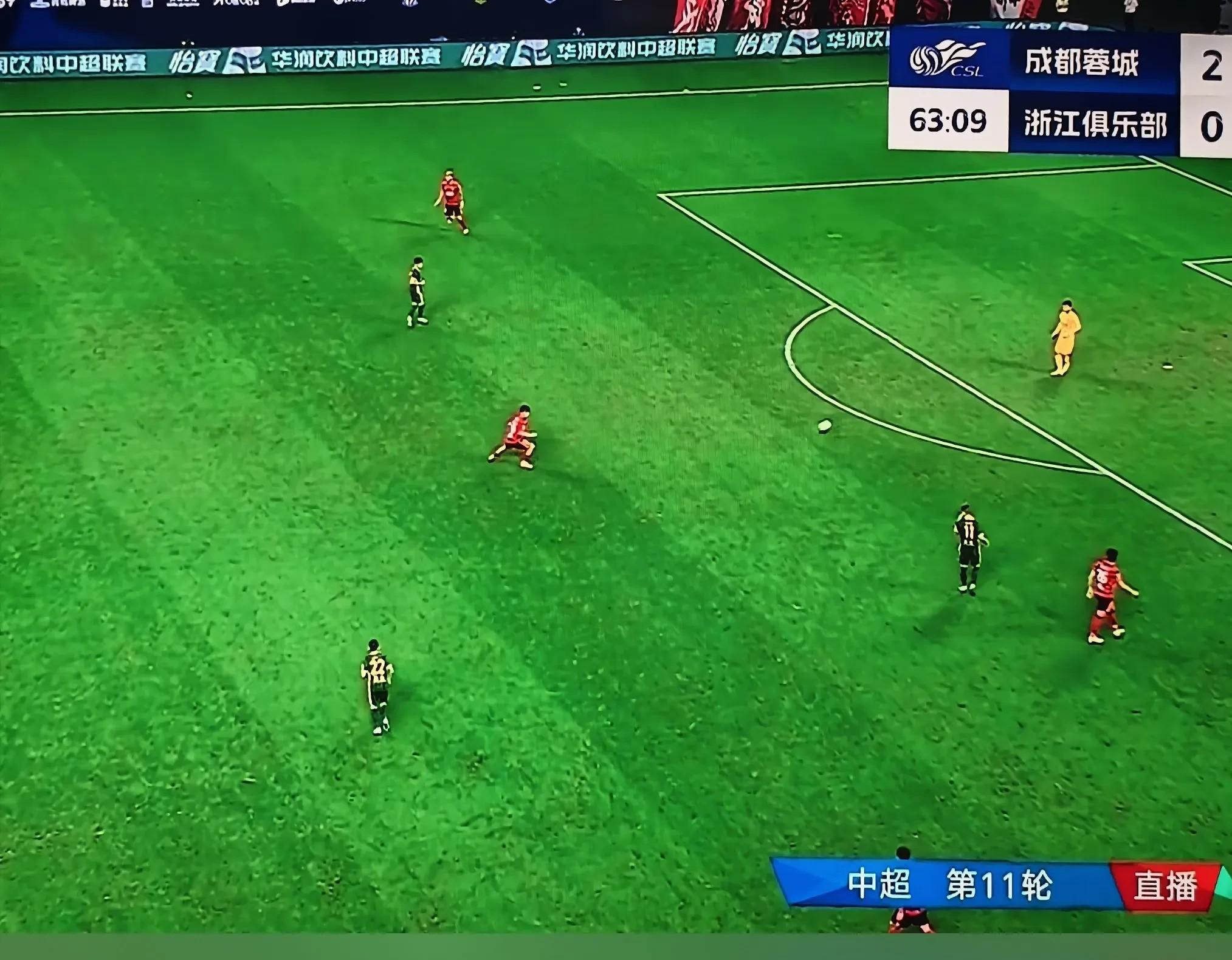 中国足球联赛连战连捷,球员表现抢眼 中国足球联赛连战连捷,球员表现抢眼