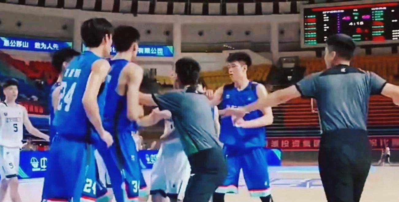 山东队主场包揽胜利，激烈对抗点燃球场激情！的简单介绍