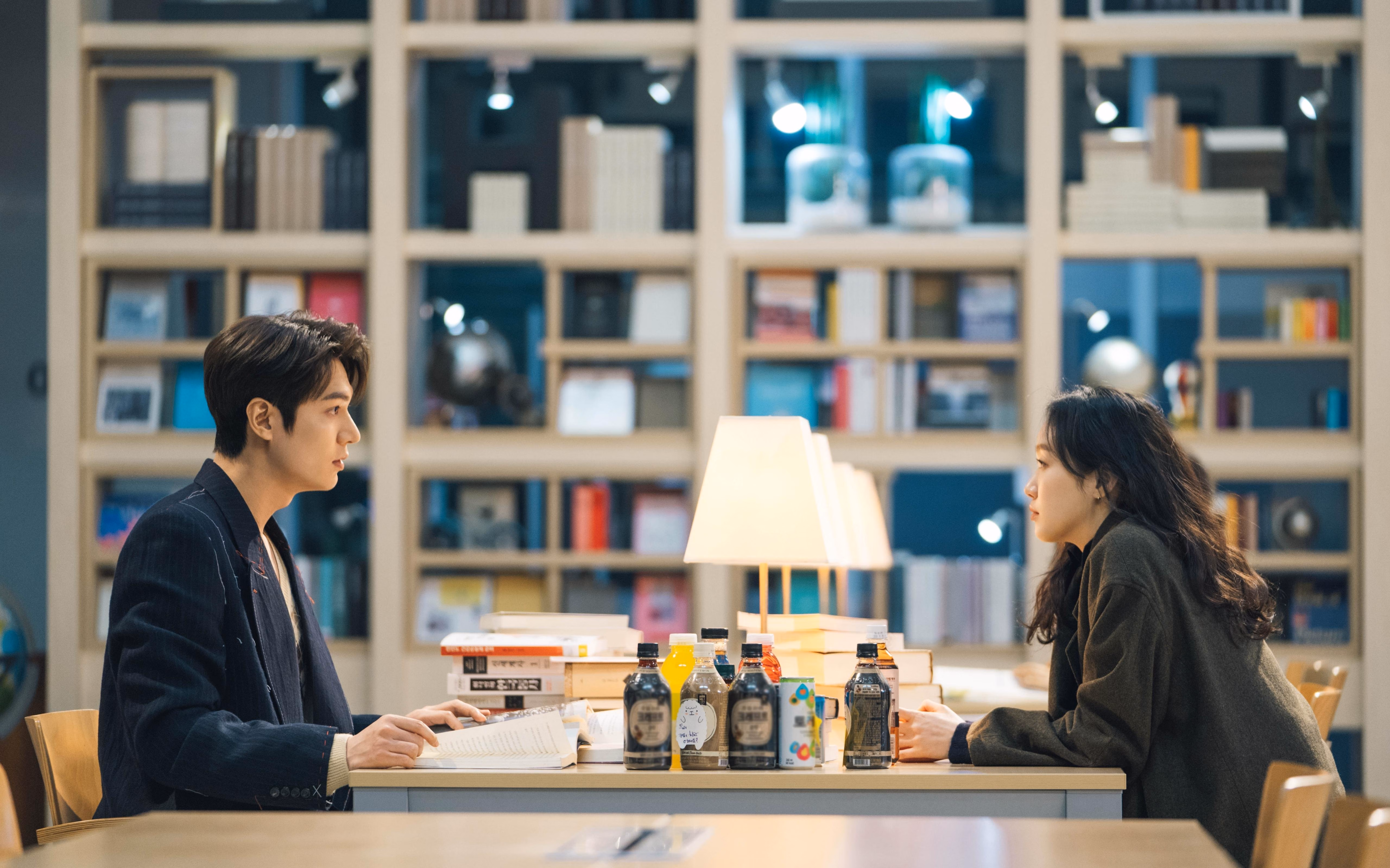 草根逆袭传奇！几内亚力克豪强新西兰，范戴克一夫当关闪耀世界杯